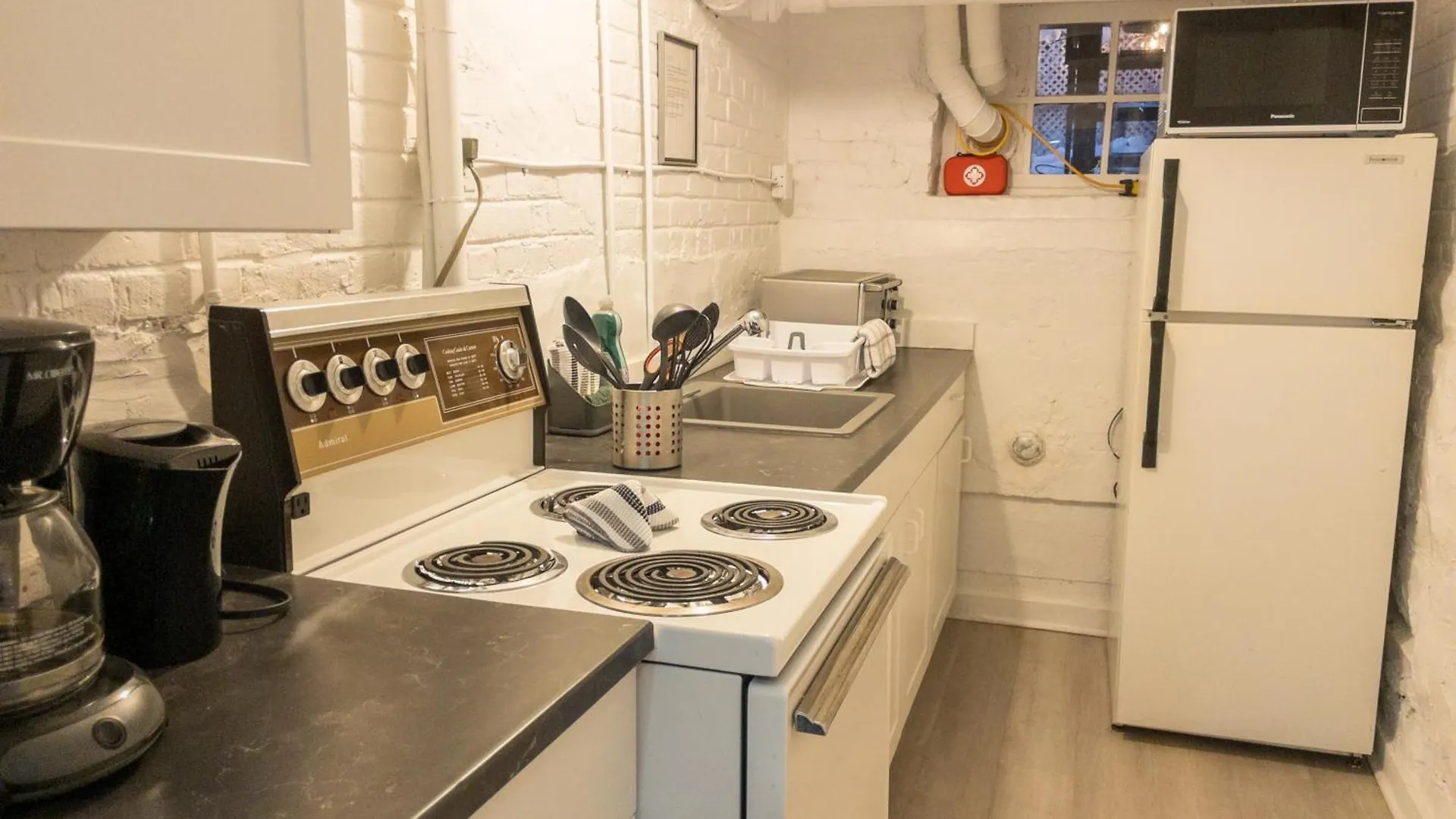 Heart Of Mtr For Memerable Experiance 2 Backyard 7Minmetro Fully Renovated & Equipped Montréal Casa vacanze