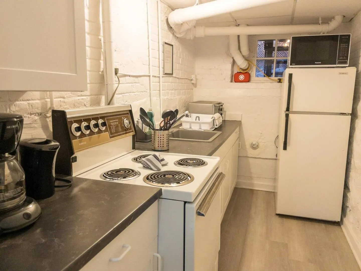 Heart Of Mtr For Memerable Experiance 2 Backyard 7Minmetro Fully Renovated & Equipped Montreal Holiday home
