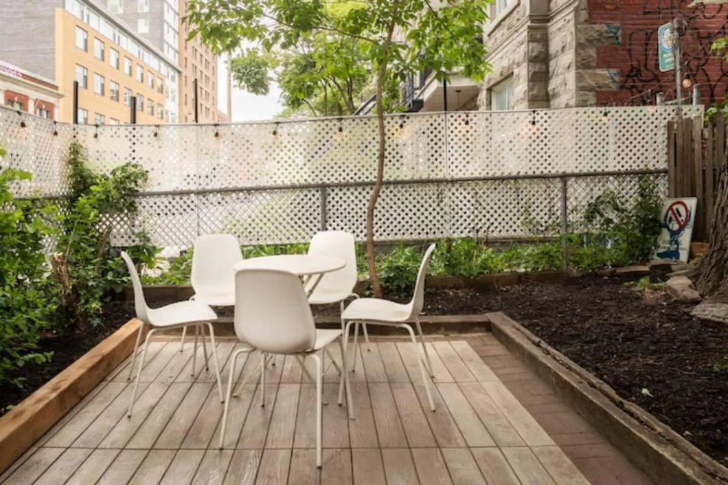 Casa de Férias Heart Of Mtr For Memerable Experiance 2 Backyard 7Minmetro Fully Renovated & Equipped Montréal